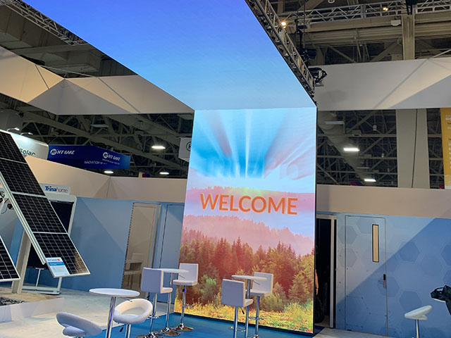 video wall trade show booth