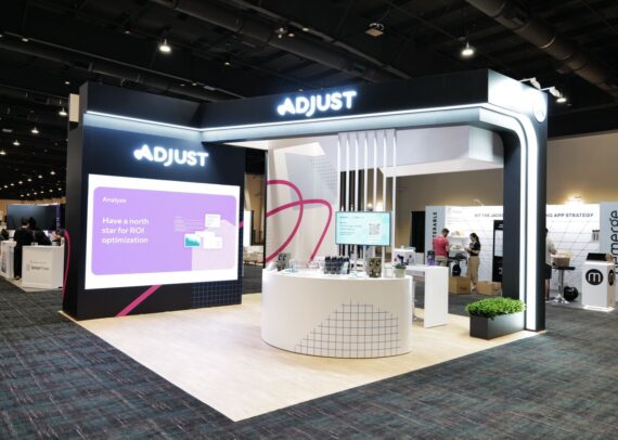Adjust 20′ x 20′ MAU 2024 Custom Trade Show Booth Design & Fabrication