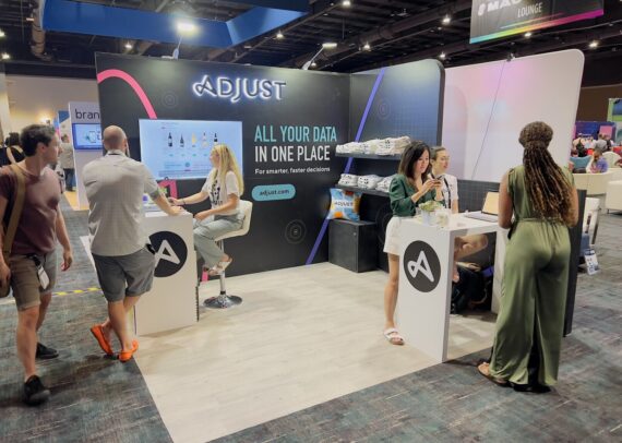 ADJUST 10' x 10' MAU Custom Exhibits Rental